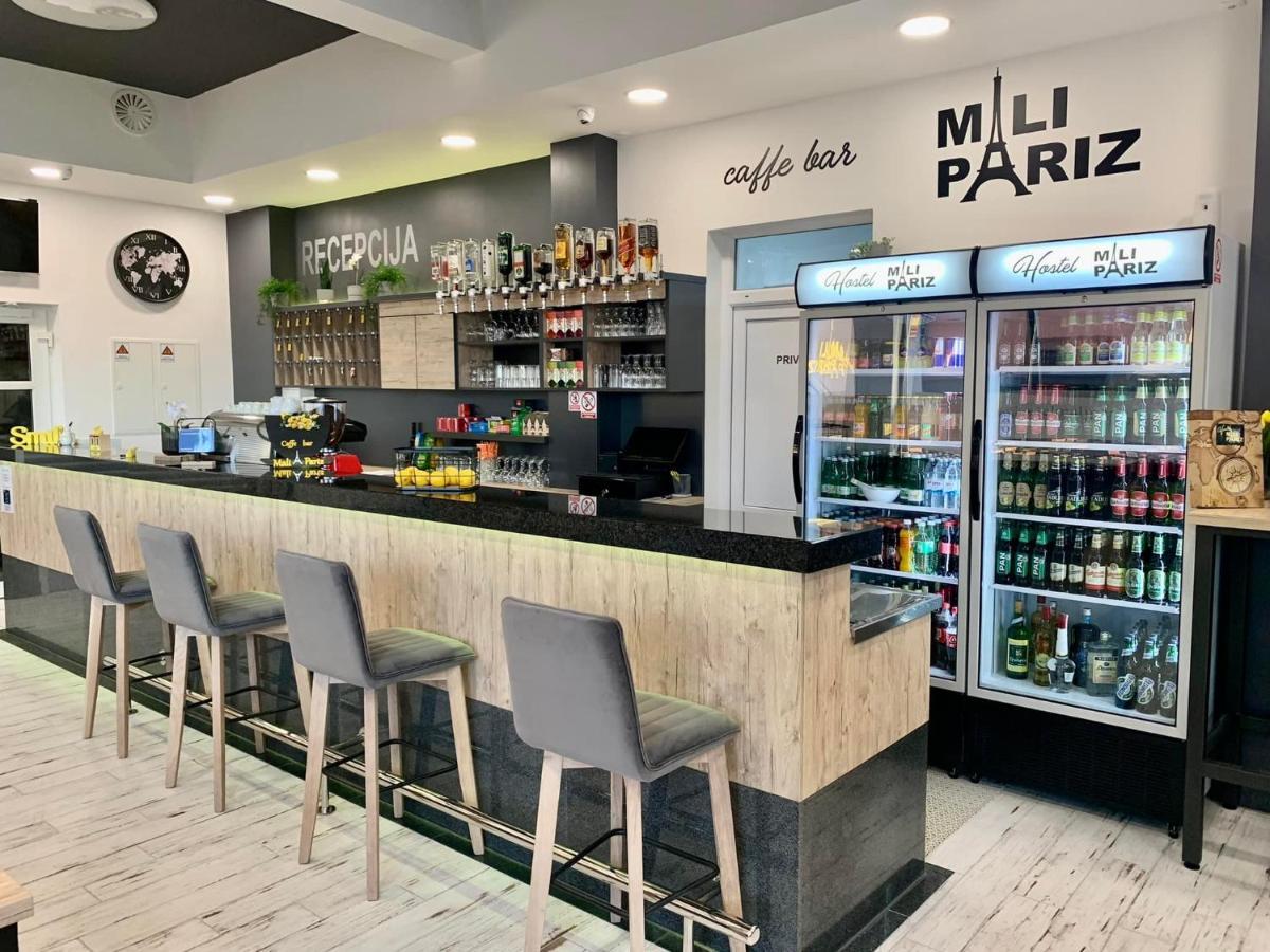 Hostel Mali Pariz Slavonski Brod Bagian luar foto