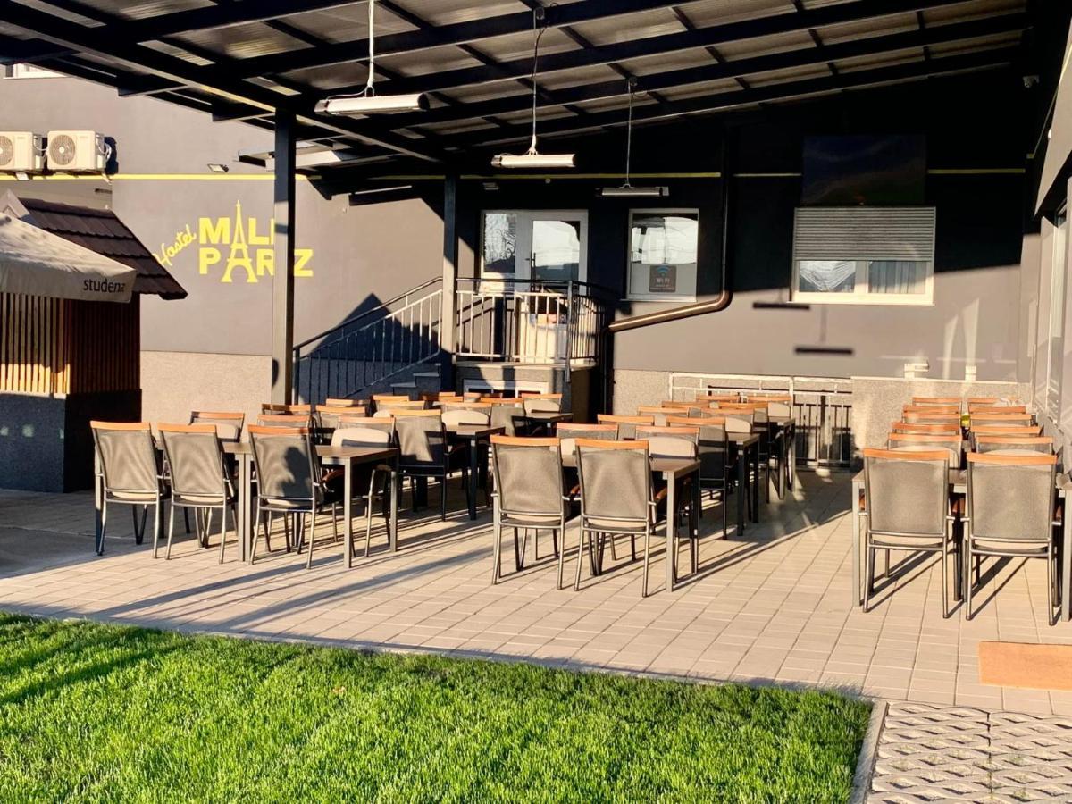 Hostel Mali Pariz Slavonski Brod Bagian luar foto