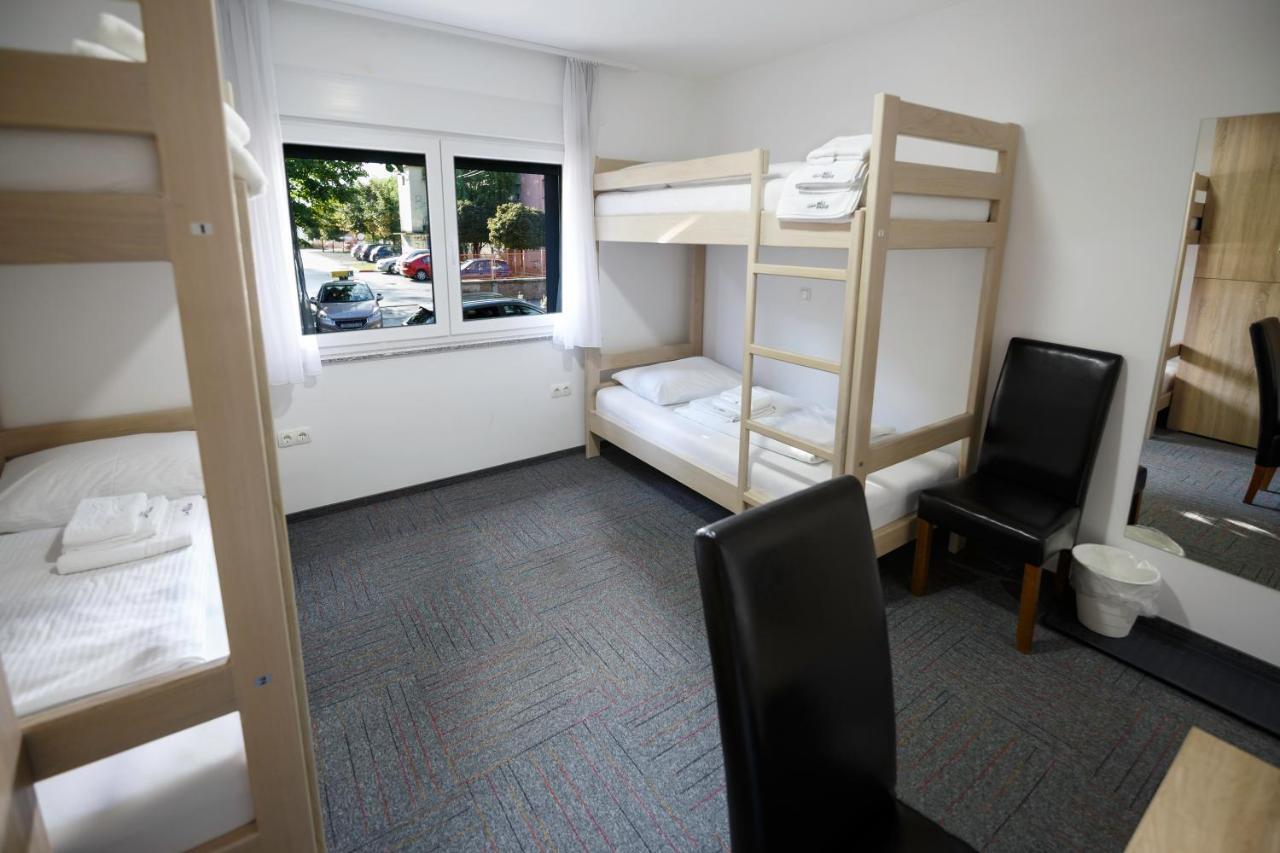 Hostel Mali Pariz Slavonski Brod Bagian luar foto
