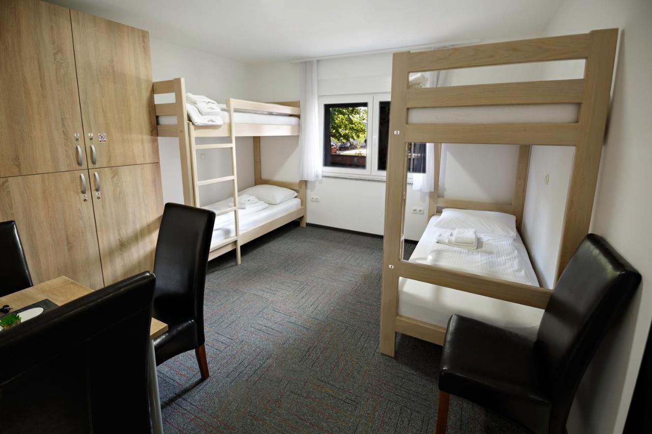 Hostel Mali Pariz Slavonski Brod Bagian luar foto